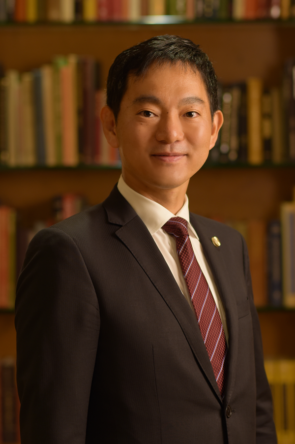 弁護士紫牟田洋志